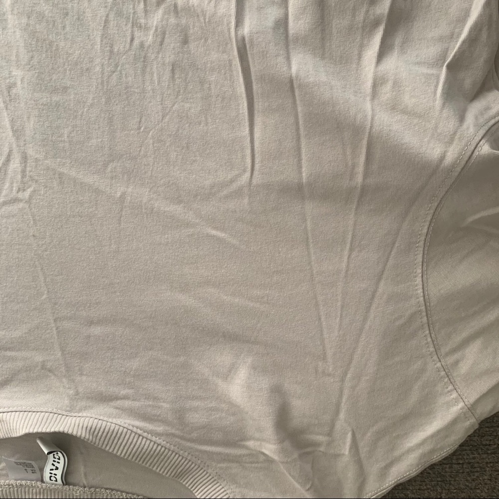 H&M Basic Tee - Picture 5 of 6